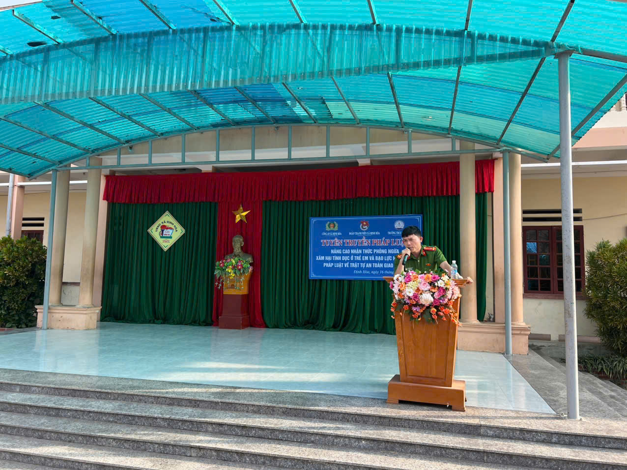 Anh-tin-bai